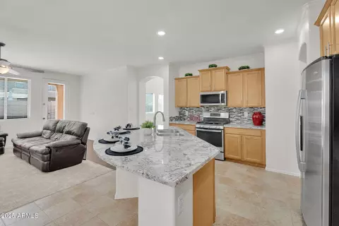 Kitchen - 2975 E Andre Ave, Gilbert, AZ 85298 photo 7 of 7
