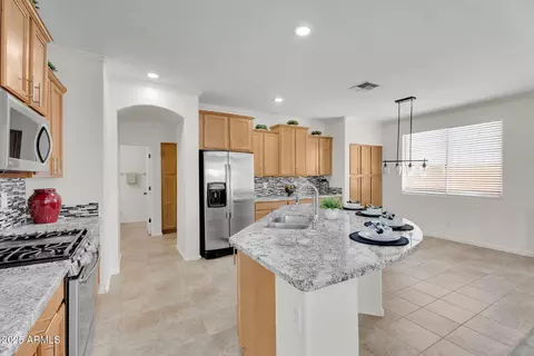 Kitchen - 2975 E Andre Ave, Gilbert, AZ 85298 photo 2 of 7