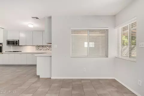 3907 E Mulberry Dr, Phoenix, AZ 85018 photo 7
