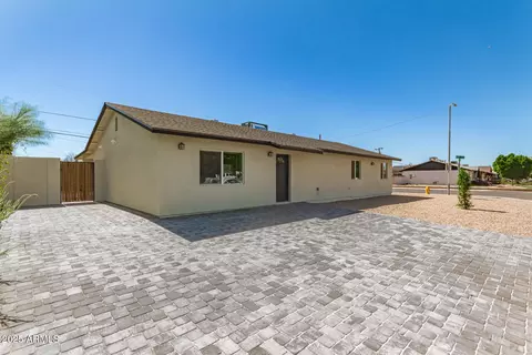 6449 W Rose Ln, Glendale, AZ 85301