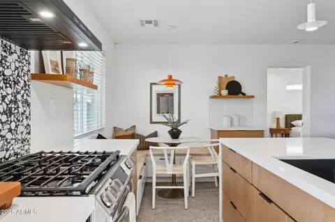 Kitchen - 1246 E Vista Ave, Phoenix, AZ 85020 photo 4 of 5