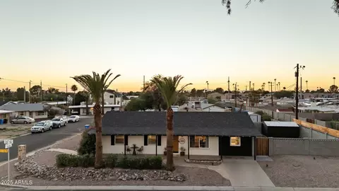 View/Area - 1246 E Vista Ave, Phoenix, AZ 85020 photo 2 of 9