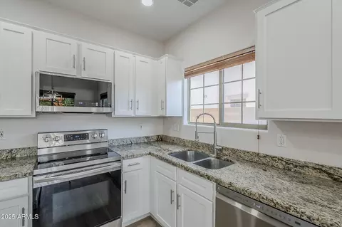 Kitchen - 1273 E Hampton Ln, Gilbert, AZ 85295 photo 3 of 3