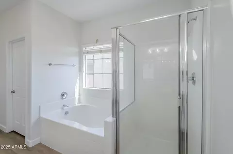 Bath - 1273 E Hampton Ln, Gilbert, AZ 85295 photo 1 of 4