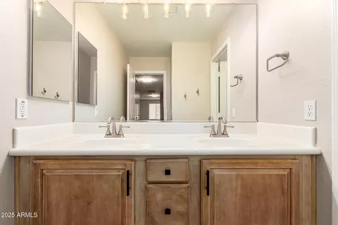 Bath - 1234 E Lark St, Gilbert, AZ 85297 photo 3 of 3