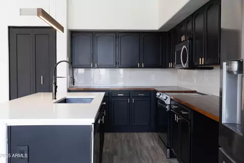 Kitchen - 4358 E Anderson Dr, Phoenix, AZ 85032 photo 2 of 3