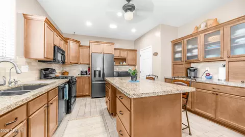 Kitchen - 5809 E Leland St, Mesa, AZ 85215 photo 4 of 5
