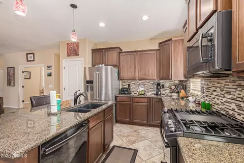 Kitchen - 4448 E Melrose St, Gilbert, AZ 85297 photo 3 of 4