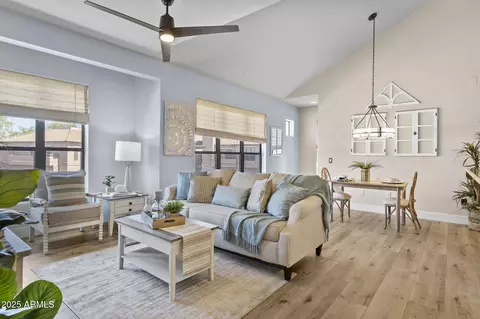 20660 N 40th St #2016, Phoenix, AZ 85050