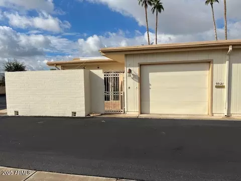 9921 W Hutton Dr, Sun City, AZ 85351