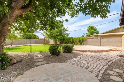 7808 N 59th Ln, Glendale, AZ 85301