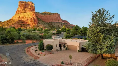 15 Fairway Oaks Ln, Sedona, AZ 86351