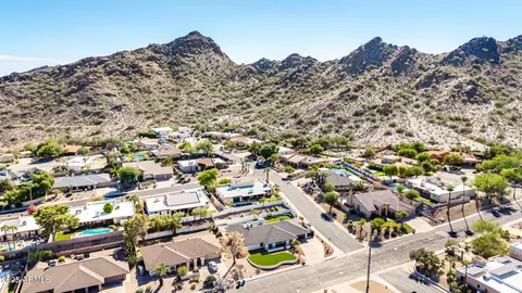 View/Area - 2201 E Shea Blvd, Phoenix, AZ 85028 photo 5 of 7