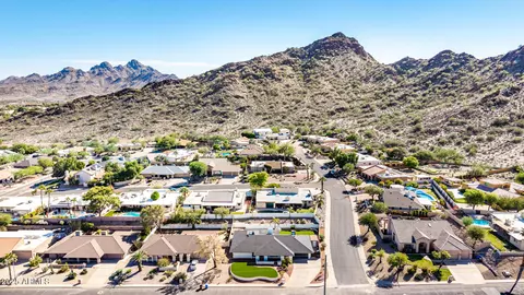 View/Area - 2201 E Shea Blvd, Phoenix, AZ 85028 photo 6 of 7
