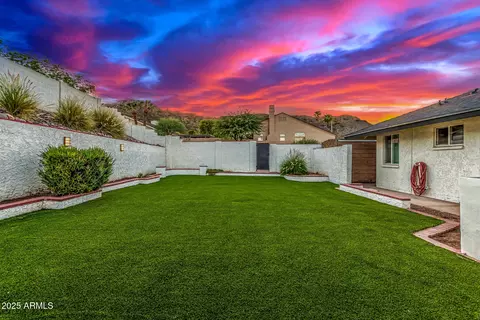 Exterior - 2201 E Shea Blvd, Phoenix, AZ 85028 photo 3 of 9