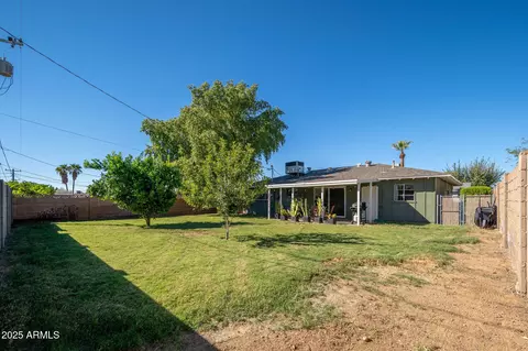 Exterior - 1127 E Diana Ave, Phoenix, AZ 85020 photo 6 of 7