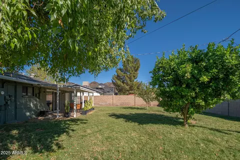 Exterior - 1127 E Diana Ave, Phoenix, AZ 85020 photo 5 of 7