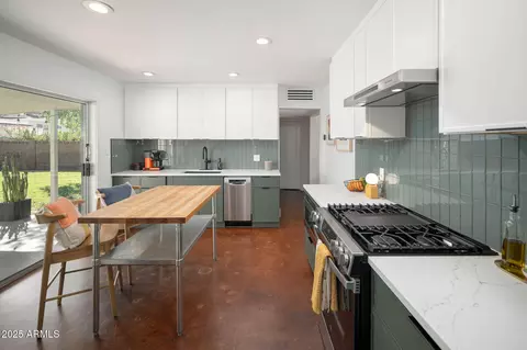 Kitchen - 1127 E Diana Ave, Phoenix, AZ 85020 photo 1 of 2