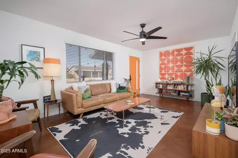 Living - 1127 E Diana Ave, Phoenix, AZ 85020 photo 1 of 1