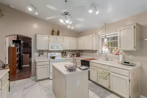 Kitchen - 4318 E Graythorn Ave, Phoenix, AZ 85044 photo 2 of 3