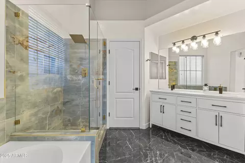 Bath - 3940 E Minton St, Phoenix, AZ 85042 photo 1 of 6