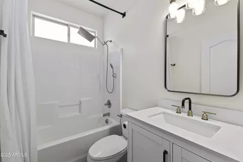 Bath - 3940 E Minton St, Phoenix, AZ 85042 photo 6 of 6