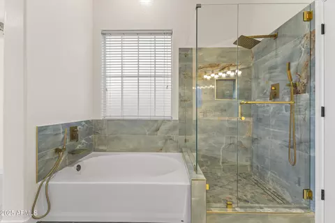 Bath - 3940 E Minton St, Phoenix, AZ 85042 photo 5 of 6