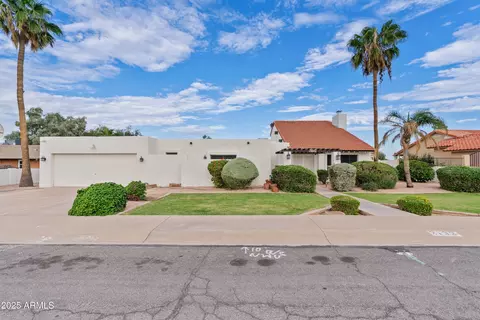 2132 N 63rd Pl, Mesa, AZ 85215