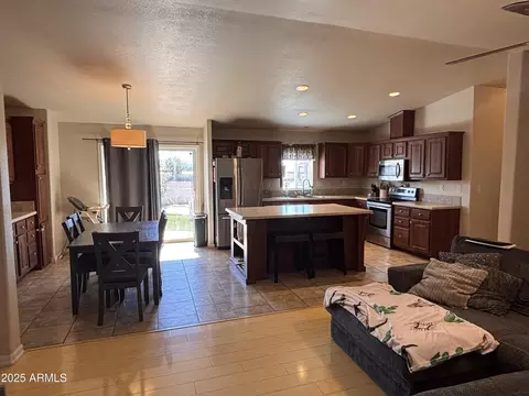 Kitchen - 2801 E Wahalla Ln, Phoenix, AZ 85050 photo 4 of 4