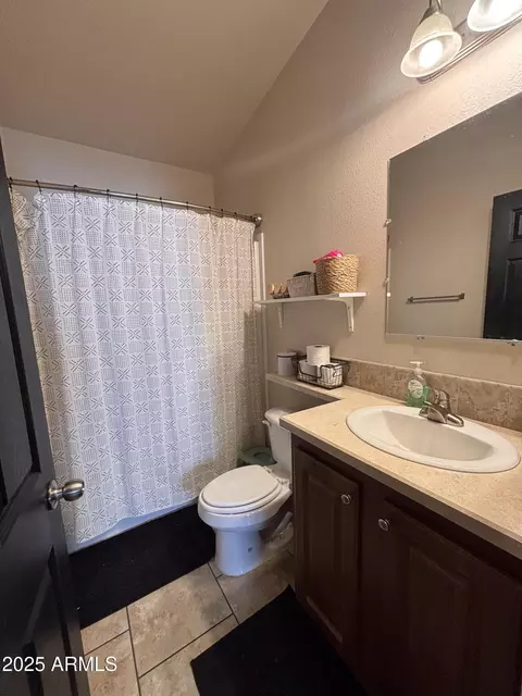 Bath - 2801 E Wahalla Ln, Phoenix, AZ 85050 photo 3 of 3
