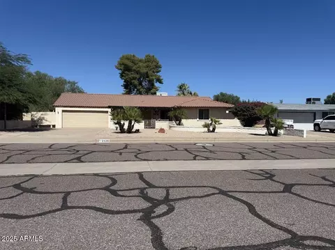 3926 E Laurel Ln, Phoenix, AZ 85028