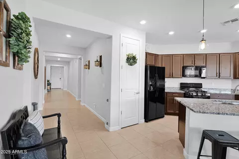 2827 W Carson Rd, Phoenix, AZ 85041 photo 13