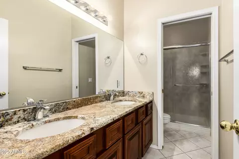 Bath - 852 W Rawhide Ave, Gilbert, AZ 85233 photo 4 of 5
