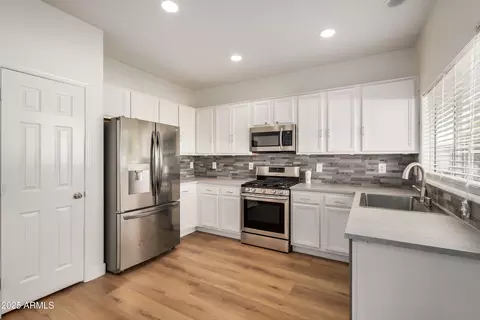 Kitchen - 3792 E Woodside Way, Gilbert, AZ 85297 photo 1 of 2