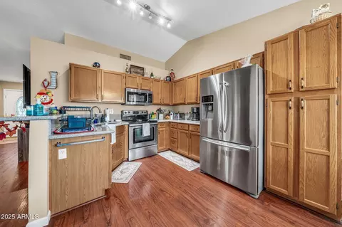 Kitchen - 1531 E Rosemonte Dr, Phoenix, AZ 85024 photo 1 of 3