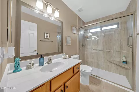 Bath - 1531 E Rosemonte Dr, Phoenix, AZ 85024 photo 2 of 2