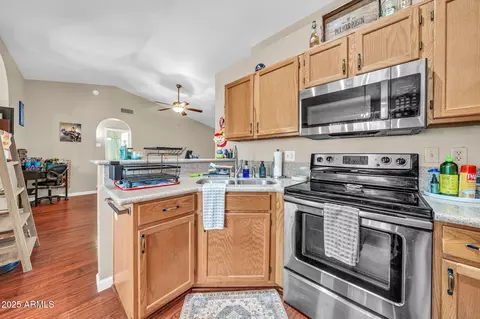 Kitchen - 1531 E Rosemonte Dr, Phoenix, AZ 85024 photo 2 of 3