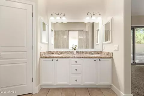 Bath - 1663 E Spur St, Gilbert, AZ 85296 photo 2 of 4