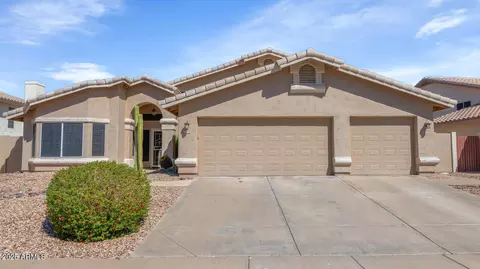 2718 E South Fork Dr, Phoenix, AZ 85048