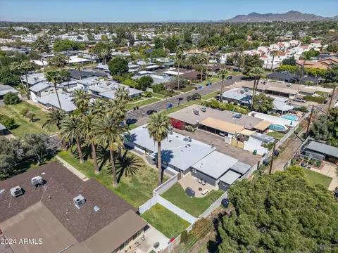 View/Area - 6215 N 14th St, Phoenix, AZ 85014 photo 3 of 3