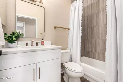 Bath - 15431 S 36th Pl, Phoenix, AZ 85044 photo 3 of 3