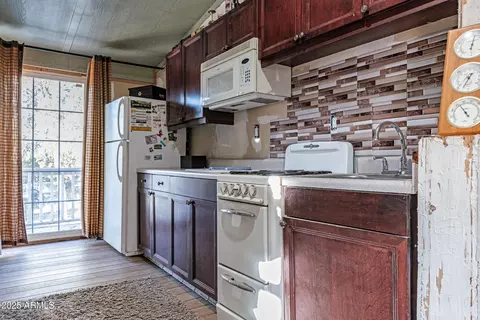 2179 Hackamore Dr, Overgaard, AZ 85933 photo 16