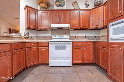 2179 Hackamore Dr, Overgaard, AZ 85933 photo 3