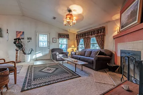 2179 Hackamore Dr, Overgaard, AZ 85933 photo 6
