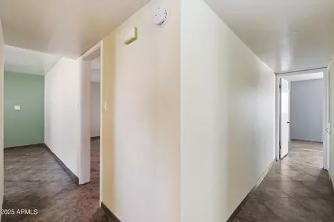 Entry Way - 304 Echo Ln, Phoenix, AZ 85020 photo 2 of 2