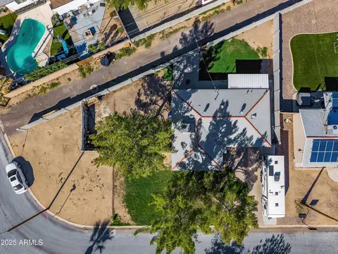 View/Area - 304 Echo Ln, Phoenix, AZ 85020 photo 1 of 6
