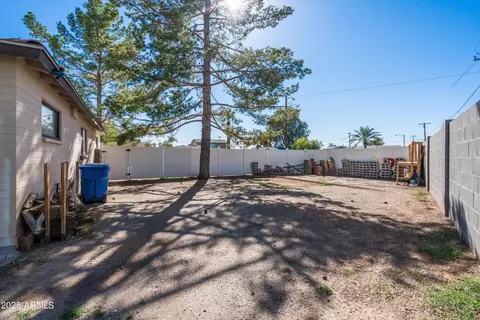 Exterior - 304 Echo Ln, Phoenix, AZ 85020 photo 5 of 5