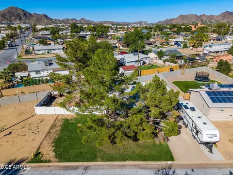 View/Area - 304 Echo Ln, Phoenix, AZ 85020 photo 6 of 6