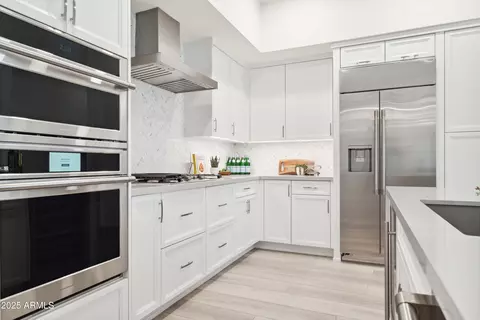 Kitchen - 5250 E Deer Valley Dr #240, Phoenix, AZ 85054 photo 7 of 8