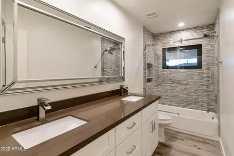 Bath - 2519 E Pierson St, Phoenix, AZ 85016 photo 6 of 6